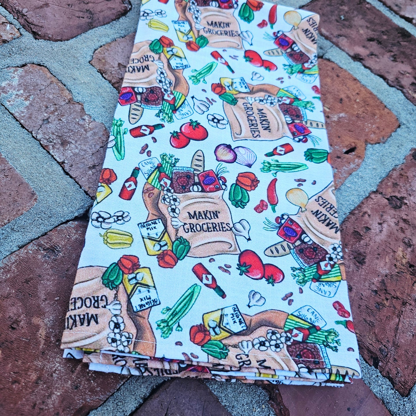 Makin' Groceries towel 26in x 27in