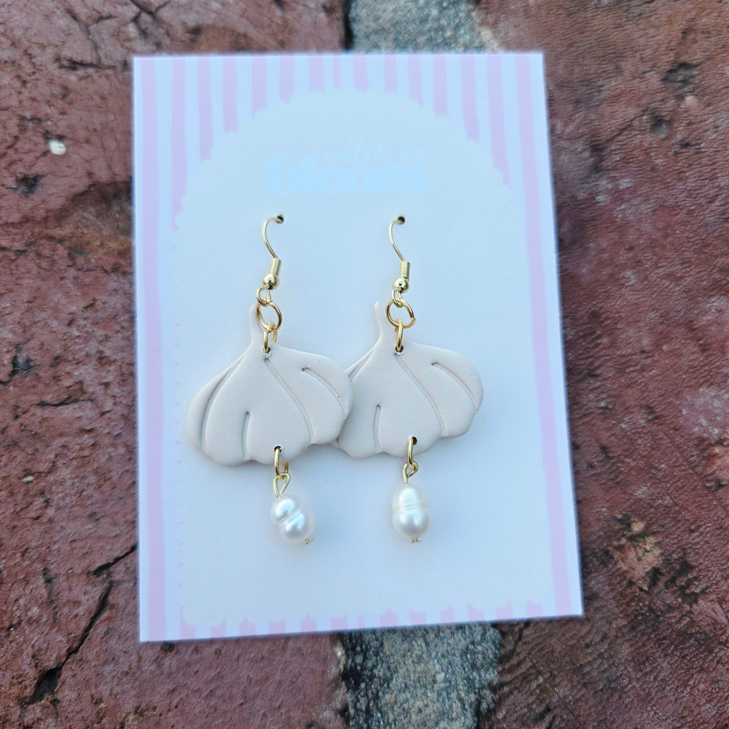 Garlic Pearl Dangle Hook earrings
