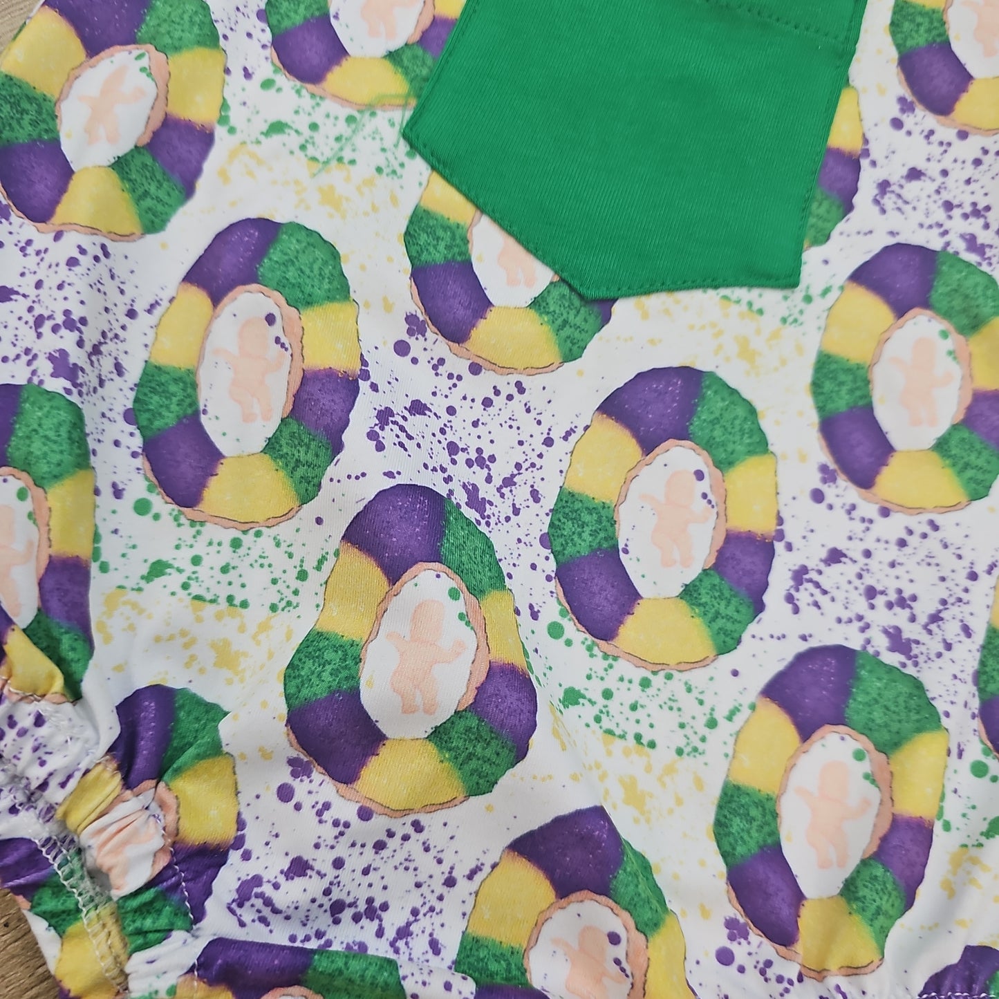 King Cake Bubble Unisex with Green Pocket