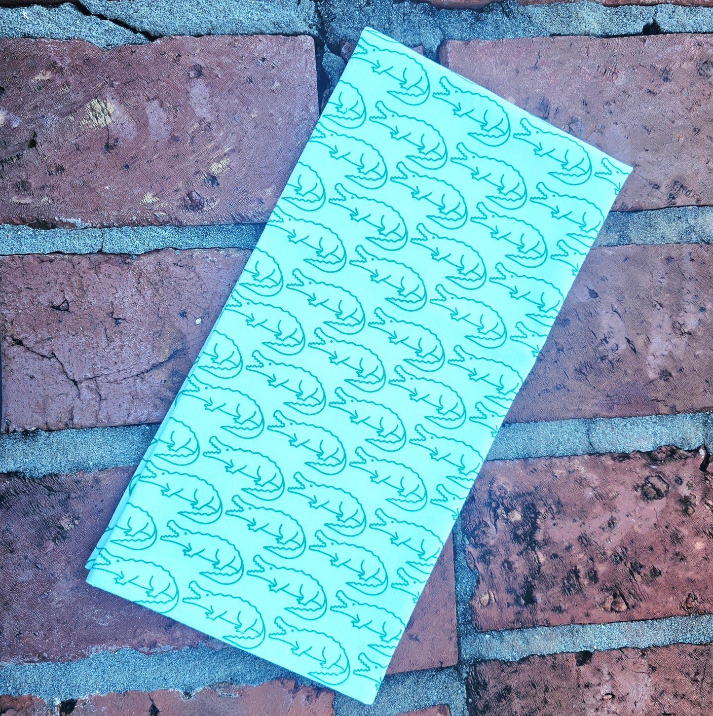 Gator Outline towel 26in x 27in