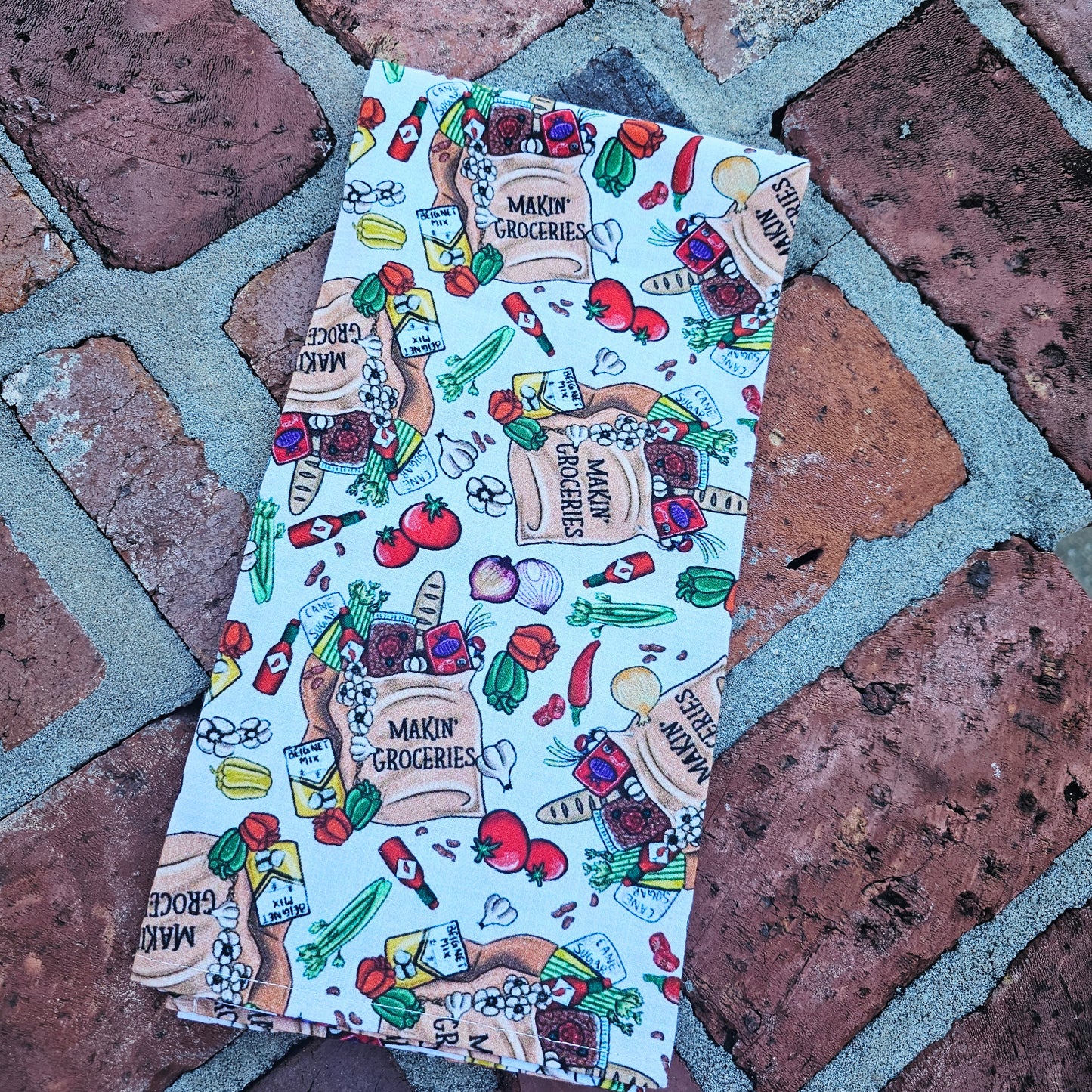 Makin' Groceries towel 26in x 27in